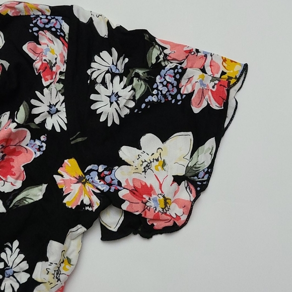 NWT Forever 21 Floral Top - Picture 5 of 6